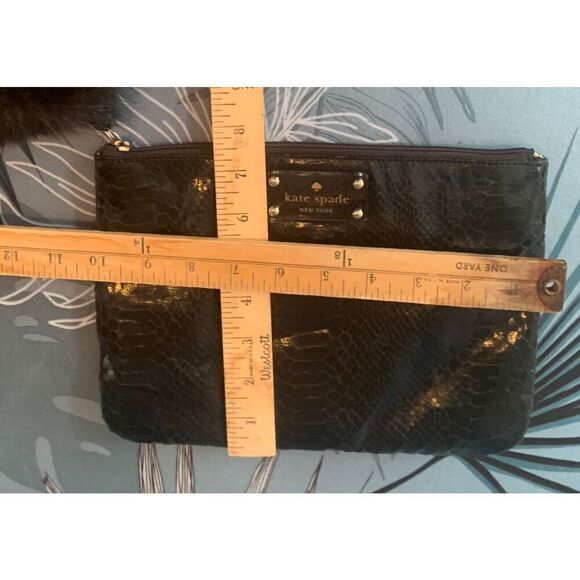 Kate Spade black Snake Skin Clutch Purse Handbag FUR ZIPPER PULL - Picture 7 of 11